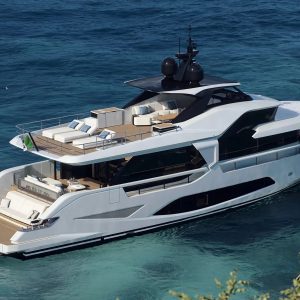 FERRETTI INFYNITO 80 MY.